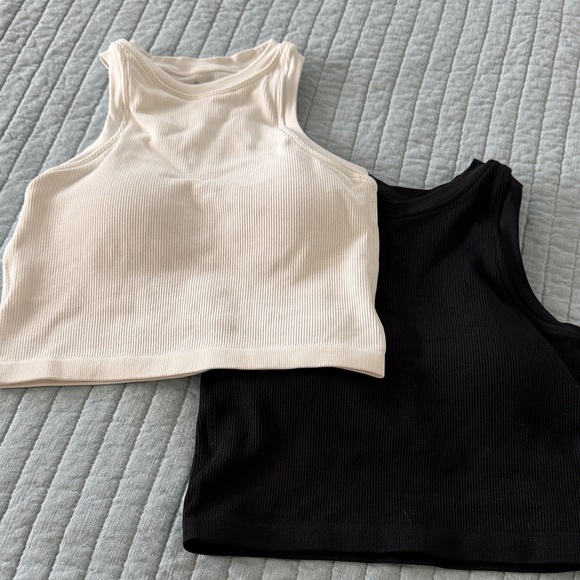 Pro-Fit Other - Ribbed High-Neck Sports Crop — Cream & Black